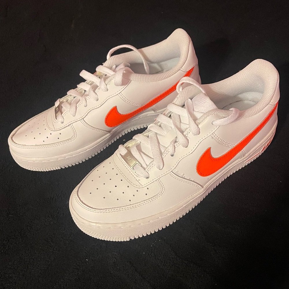 SOLD- BRAND NEW NIKE AIR